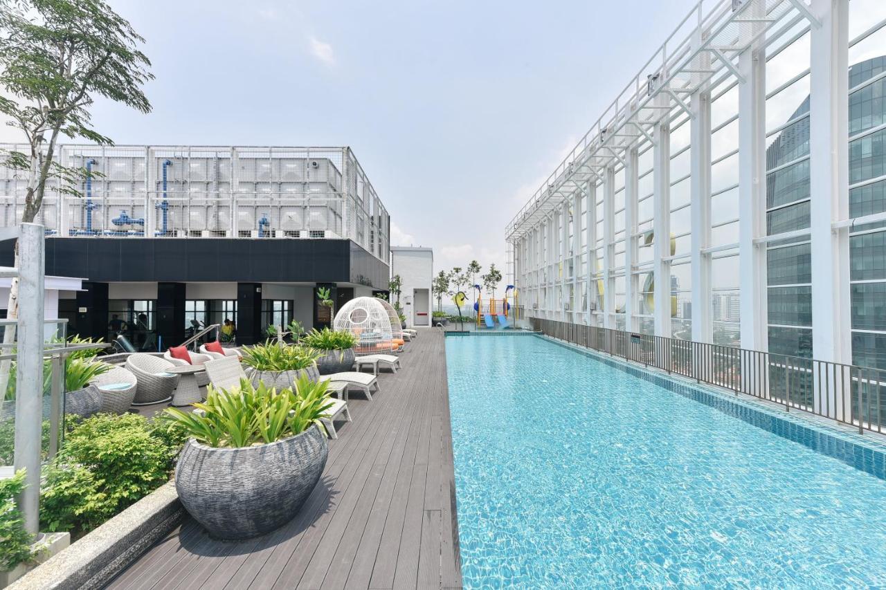 Suasana Private Suites By Subhome Johor Bahru Exterior foto