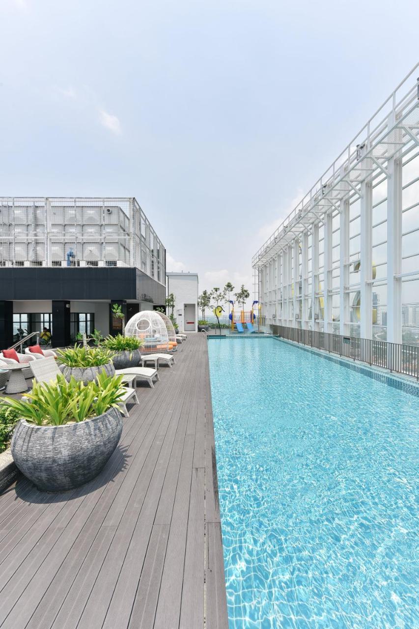 Suasana Private Suites By Subhome Johor Bahru Exterior foto